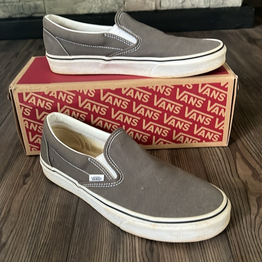 Vans Classic Slip On Shoes Unisex Men's 9.5 Women's 11 Charcoal VN000EYECHR